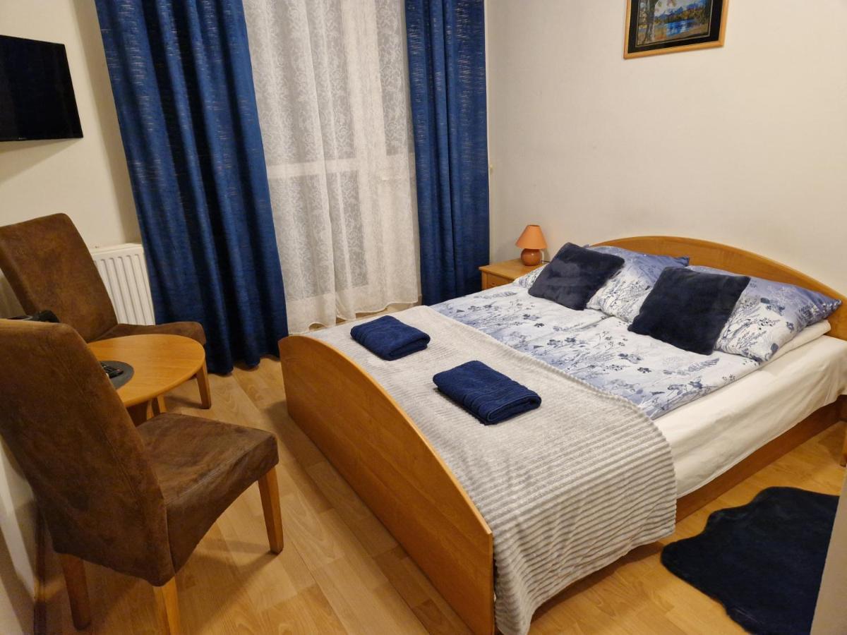 Zajazd Lesny Tuszyn Chambre photo