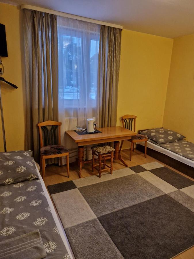 Zajazd Lesny Tuszyn Extérieur photo